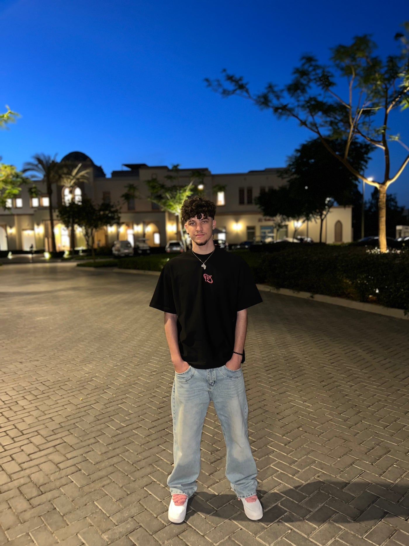 "MONEY>LOVE" BLACK OVERSIZED TEE